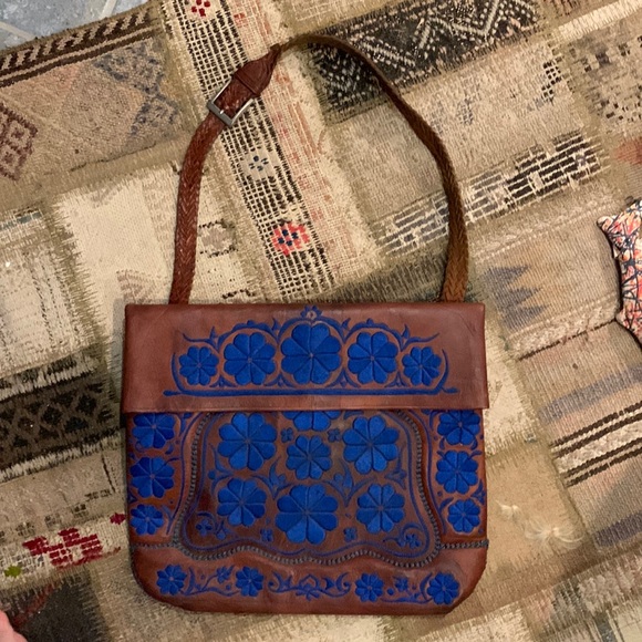 One of a kind gorgeous Leather and embroidered handbag - Picture 1 of 5